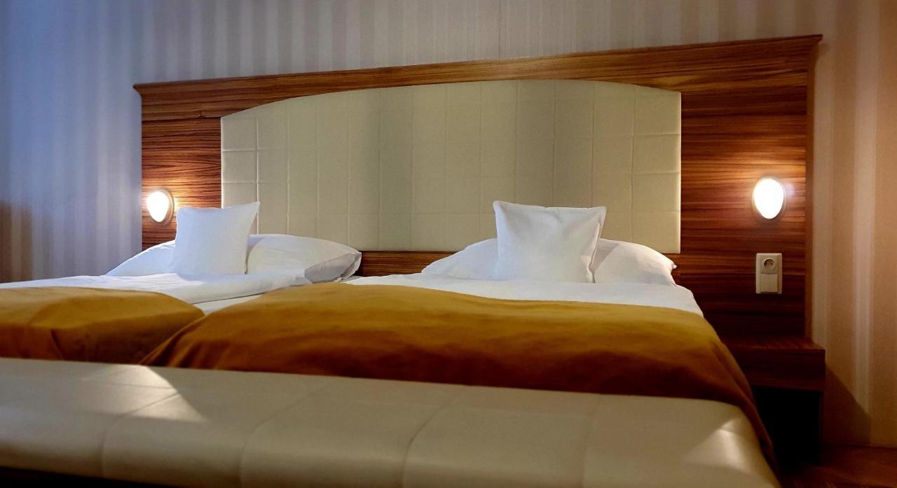 Hotel Okresni Dum Hradec Králové Eksteriør bilde