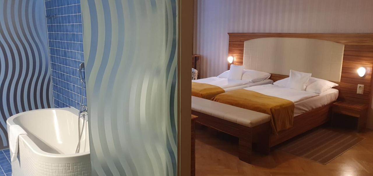 Hotel Okresni Dum Hradec Králové Eksteriør bilde