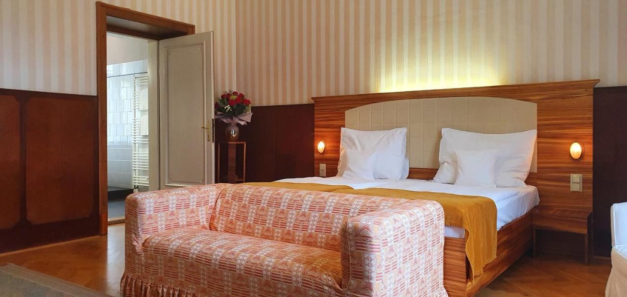 Hotel Okresni Dum Hradec Králové Eksteriør bilde