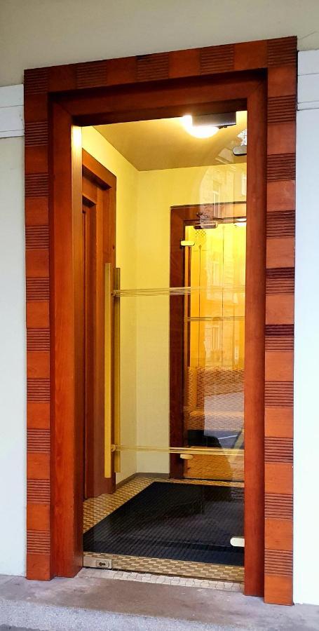 Hotel Okresni Dum Hradec Králové Eksteriør bilde