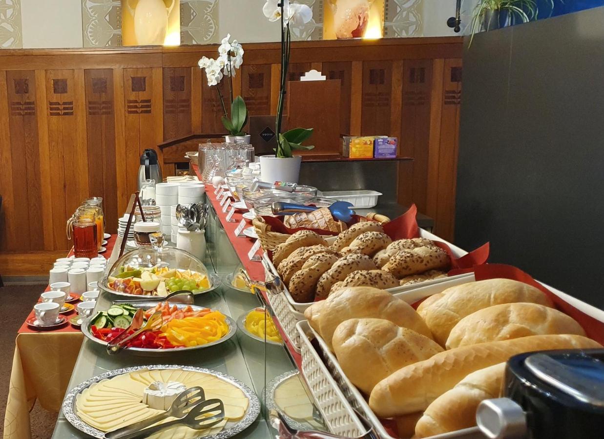 Hotel Okresni Dum Hradec Králové Eksteriør bilde